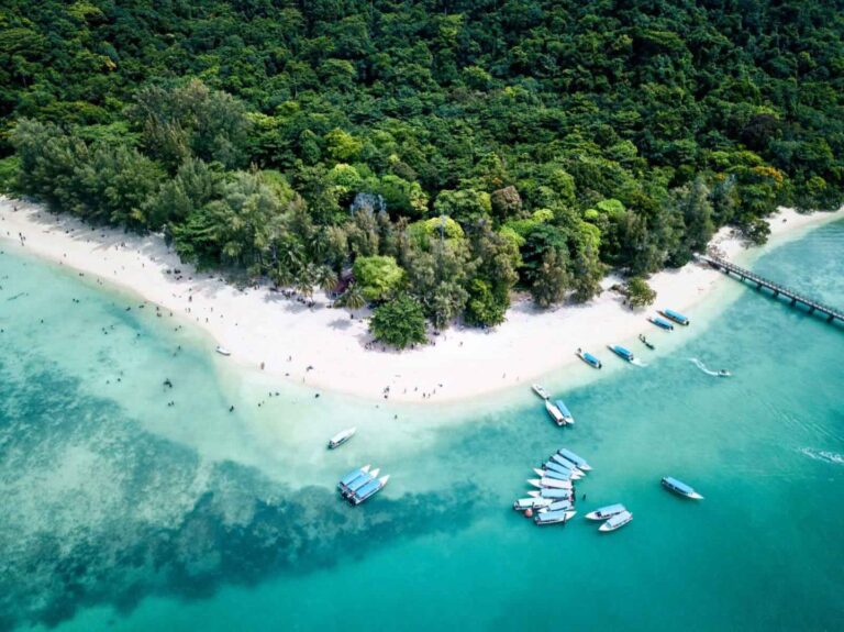 Island-hopiing-langkawi-boat-tour-1440x1079-1