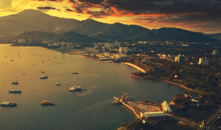 Malaysia_Langkawi yacht charter at sunset